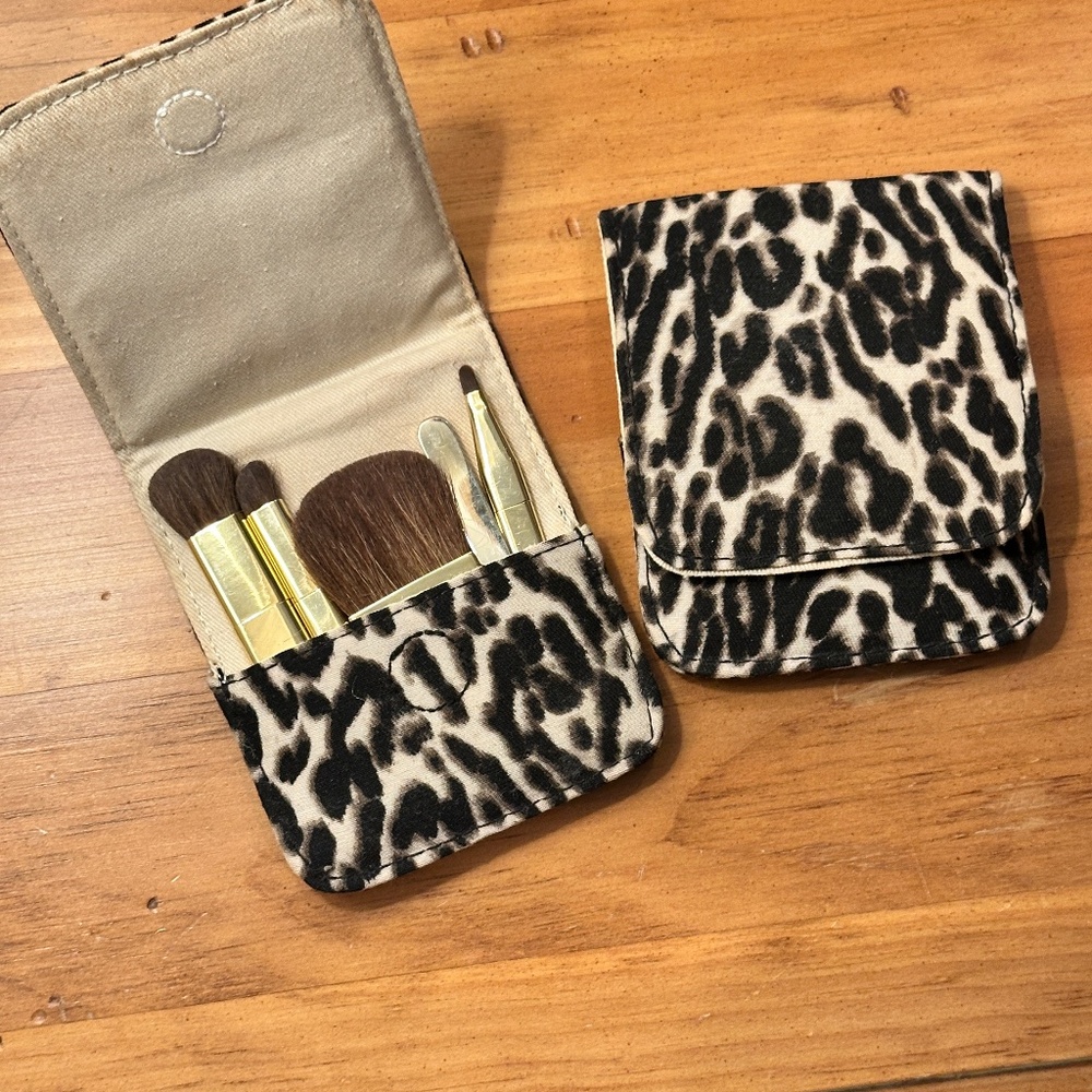 J CREW ANIMAL PRINT MAKEUP BRUSH CARRY CASE
